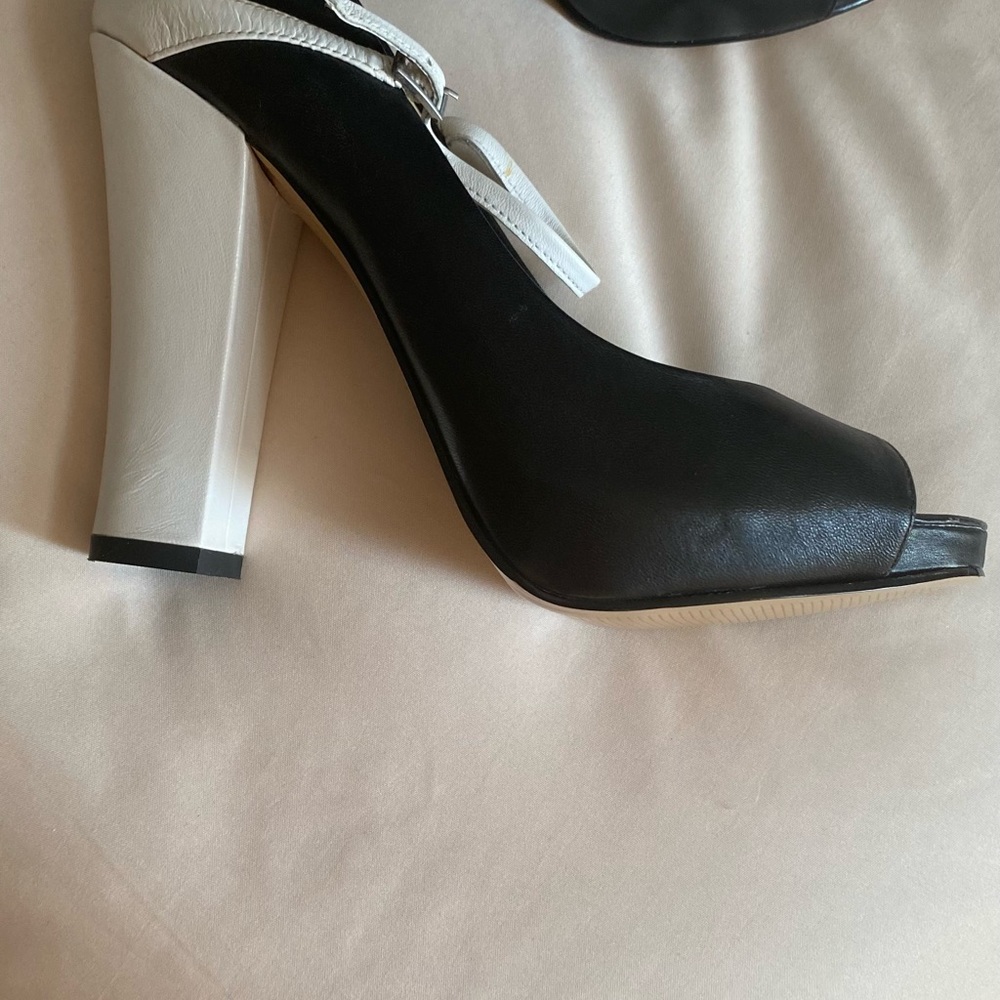 Beautiful Nine West shoes 81/2 mint Never worned